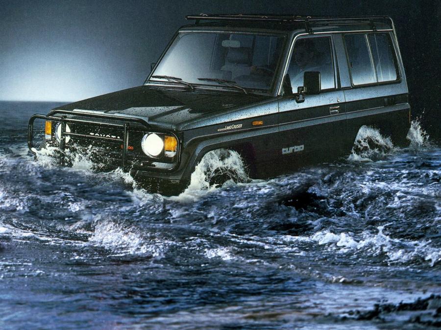  Toyota Land Cruiser II Hard Top (LJ71) 1985 года  (фото 11 из 19)